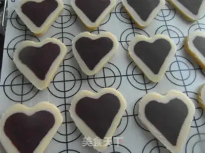 Make A heart-to-heart cookie step 9