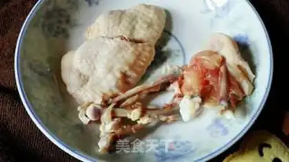 Make Boiled chicken wings and golden mushrooms step 4