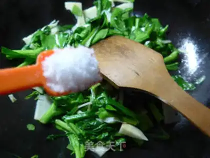 Make Scrambled oil sauce step 5