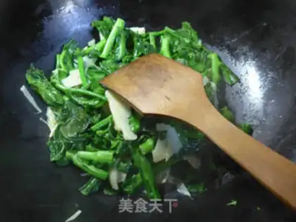 Make Scrambled oil sauce step 7