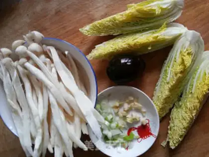 Make Seafood mushrooms and egg dolls step 1