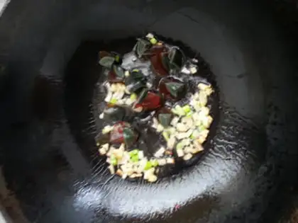 Make Seafood mushrooms and egg dolls step 6