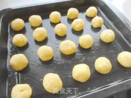 Make Mini-Sesame Souffle step 5