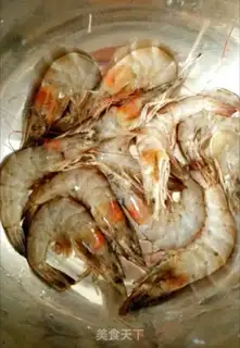 Make Flowers with rich shrimp step 0