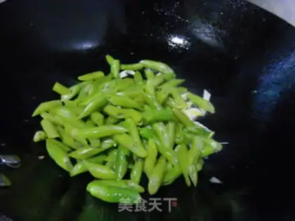 Make Four seasoned bean fried eggs step 5