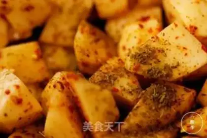 Make The olive oil baked potatoes step 0