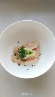 Make Celery chicken chestballs step 1