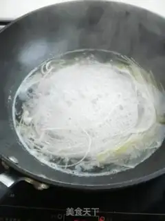 Make Sour spicy. Soup noodles step 5