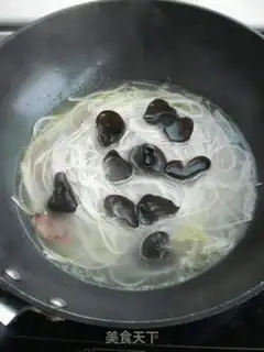 Make Sour spicy. Soup noodles step 6