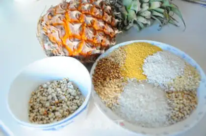 Make Pineapple rice step 0