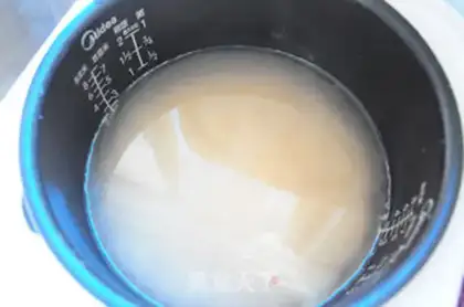 Make Pineapple rice step 2