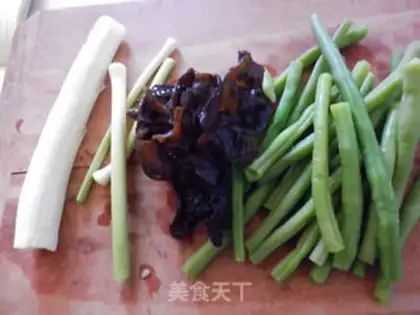 Make Dragon Bean Fried Wood step 0