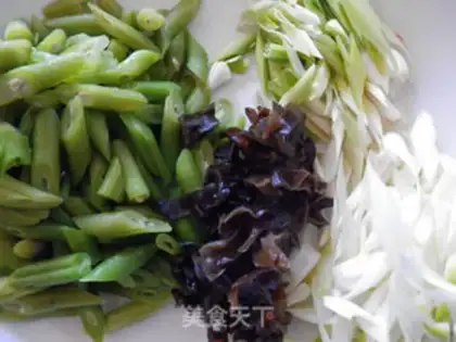 Make Dragon Bean Fried Wood step 1