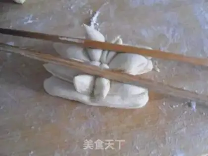 Make Lotus roll step 8