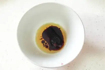 Make Silverfish steaming eggs step 1