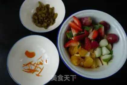 Make Sour yogurt salad step 1