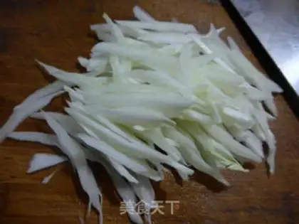 Make Spicy cabbage step 1