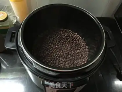 Make Pumpkin round bean soup step 1