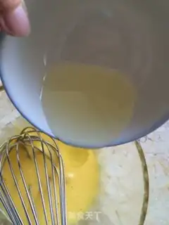 Make Strawberry naked cake step 3