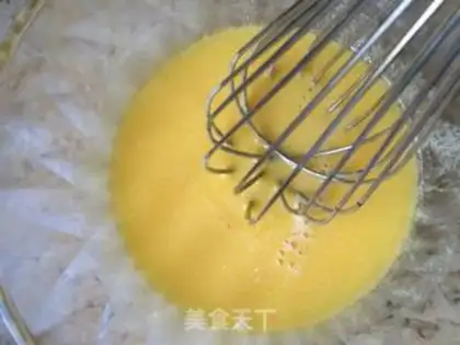 Make Strawberry naked cake step 4