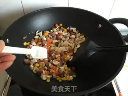 Make Mushroom sausage fried rice step 4