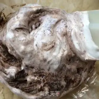 Make Strawberry naked cake step 12