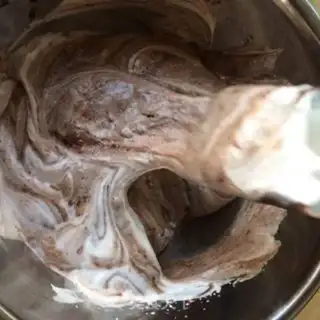 Make Strawberry naked cake step 13