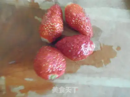 Make Crystal strawberry step 1
