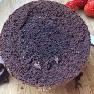 Make Strawberry naked cake step 19