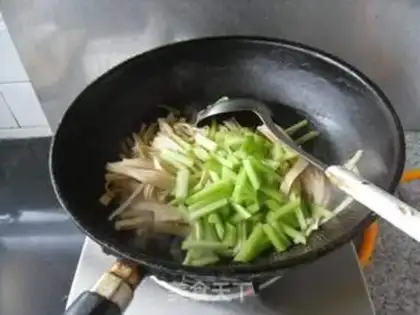 Make The green bean sprouts step 6