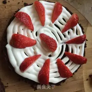 Make Strawberry naked cake step 26