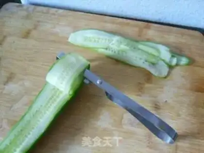 Make Tastes cucumber chips step 1
