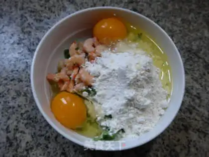 Make Celery shrimp omelet step 2