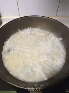 Make Snack radish soup step 1