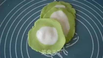 Make Emerald flower dumplings step 5