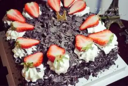 Make Strawberry black forest cake step 15