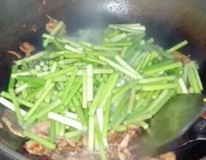 Make Garlic fried meat step 2