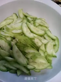 Make Piggy cucumbers step 1