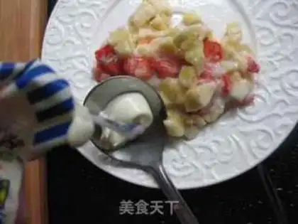 Make Fruit sandwich step 2