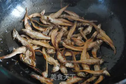 Make A fragrance of silver fish step 4