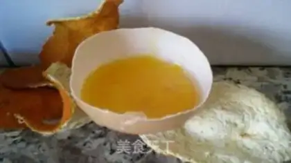 Make Greek ball step 1