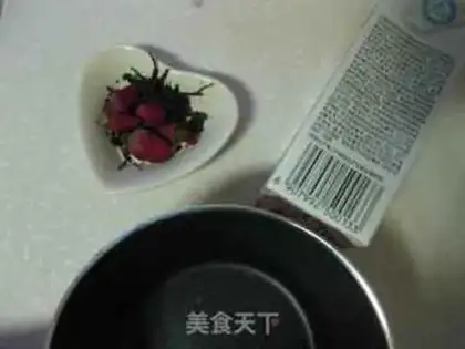 Make Rose milk tea step 0