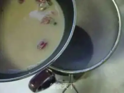 Make Rose milk tea step 5