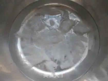 Make "Red-tree ice cream swallow nest." step 1