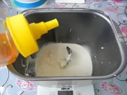 Make Cream cream honey noodle step 1