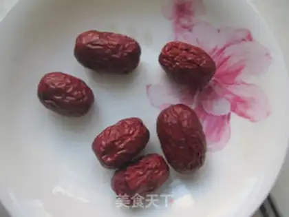 Make "Red-tree ice cream swallow nest." step 3