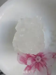 Make "Red-tree ice cream swallow nest." step 5