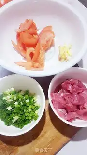 Make Tomato skating soup step 1