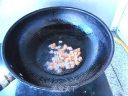 Make Three-ding fried rice step 2
