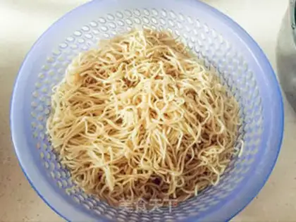 Make Steamed halogen noodles step 3